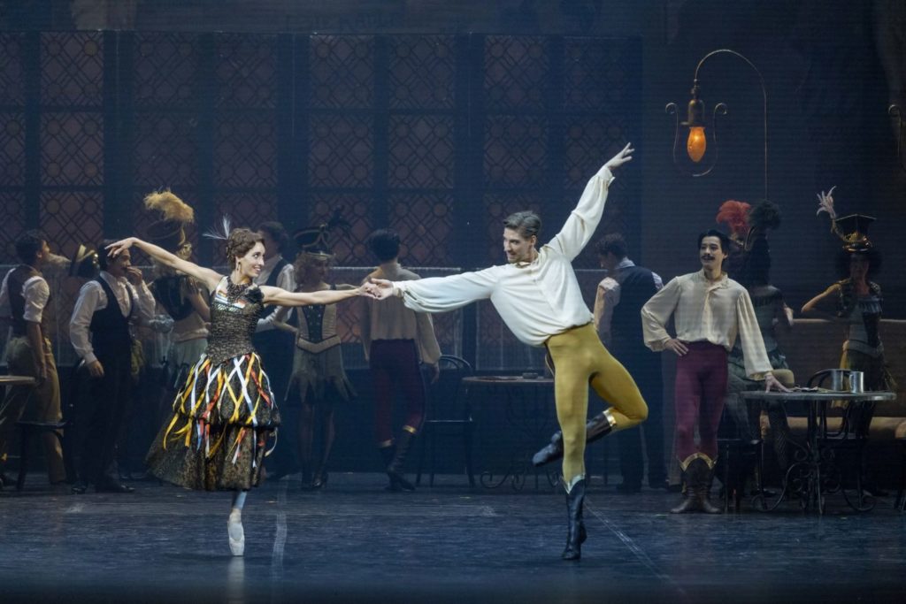 6. J.Carulla Leon (Mizzi Kaspar), G.Á.Balázsi (Crown Prince Rudolf), and ensemble, “Mayerling” by K.MacMillan, Ballet of the Hungarian State Opera 2022 © P.Rákossy / Hungarian State Opera