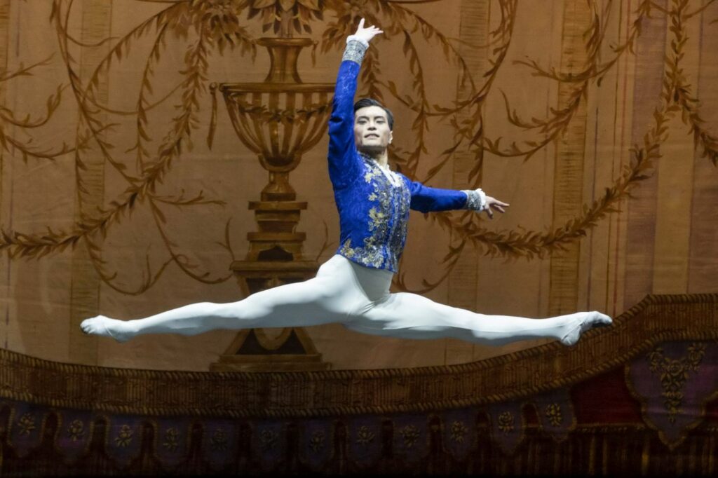 8. R.Morimoto, “Paquita Suite” by T.Solymosi, A.Mirzoyan, and I.Prokofieva after M.Petipa; Ballet of the Hungarian State Opera 2022 © P.Rákossy / Hungarian State Opera