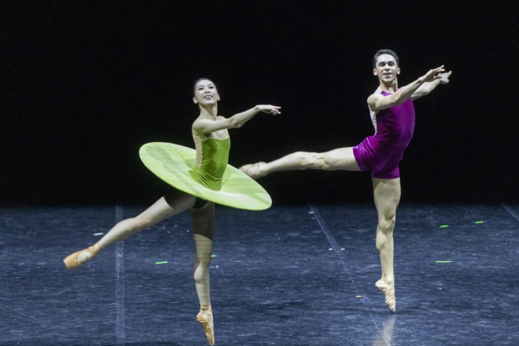 11. Y.Guerra and Y.Wakabayashi, “The Vertiginous Thrill of Exactitude” by W.Forsythe; Ballet of the Hungarian State Opera 2022 © P.Rákossy / Hungarian State Opera