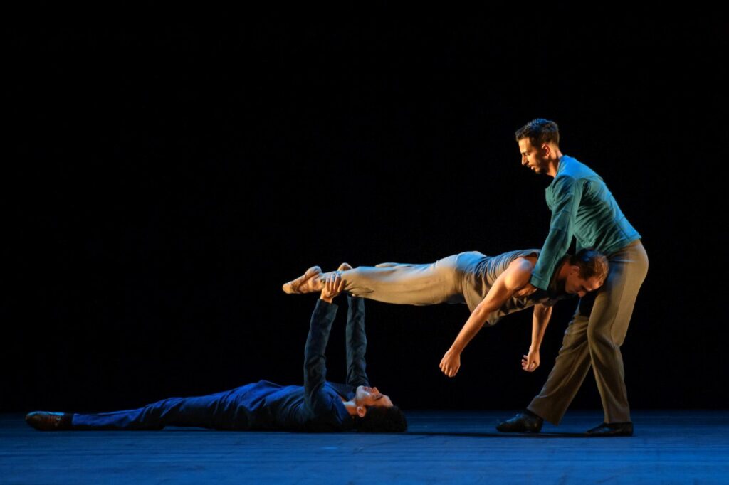 16. J.An, D.Delvecchio, and A.Scognamiglio, “Casi Casa” by M.Ek, Les Ballets de Monte Carlo 2022 © A.Blangero