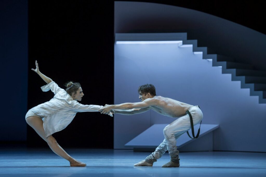 2. A.Tognoloni (Katherine) and F.Mariottini (Petruchio), “The Taming of the Shrew” by J.-C.Maillot, Les Ballets de Monte Carlo 2022 © A.Blangero 