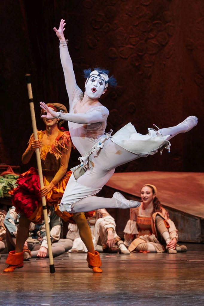 12. R.Yamamoto (Clown) and ensemble, “Romeo and Juliet” by L.Seregi, Hungarian National Ballet 2025 © A.Nagy/Hungarian State Opera