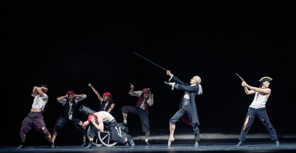 4. L.Benedek (Captain Hook) and ensemble, “Peter Pan” by V.Orlić, Vienna State Ballet/Volksoper Wien 2025 © A.Taylor