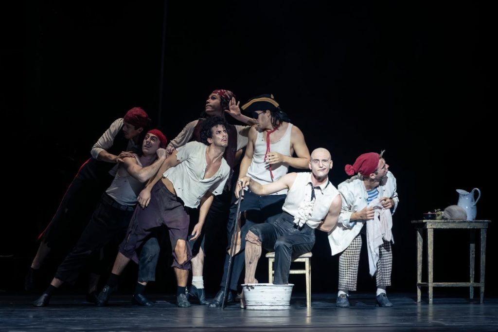 6. L.Benedek (Captain Hook), R.Chistyakov (Mr. Smee), and ensemble; “Peter Pan” by V.Orlić, Vienna State Ballet/Volksoper Wien 2025 © A.Taylor