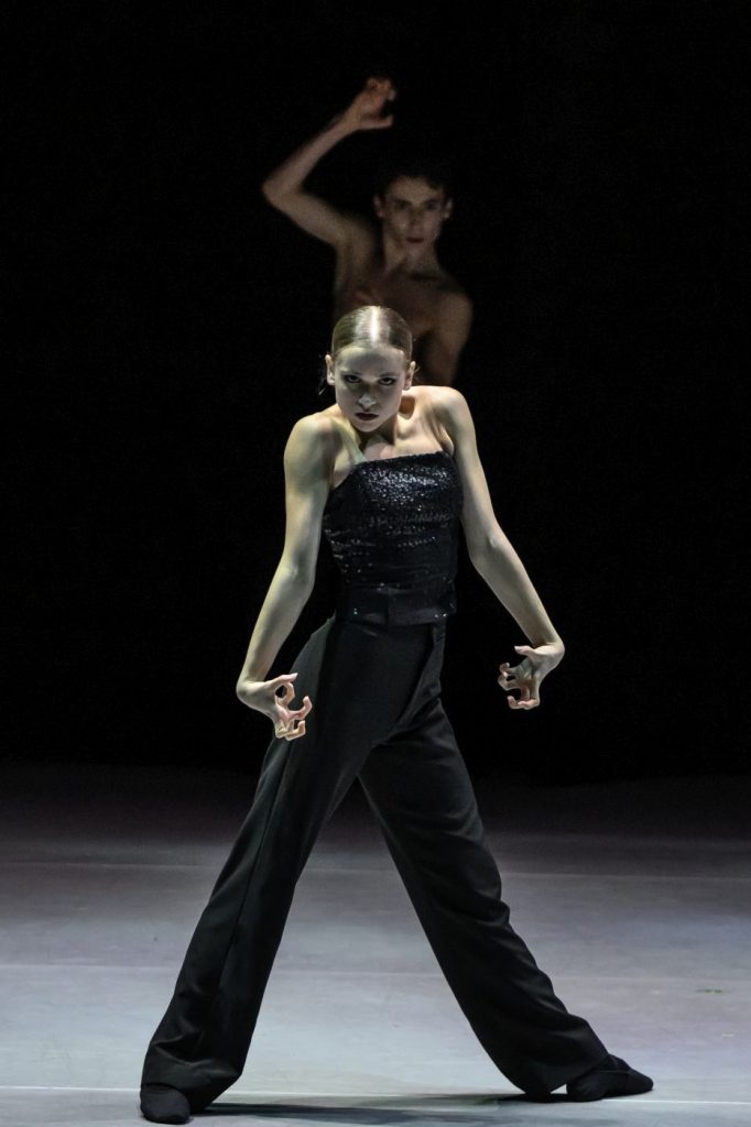4. E.Justi, “Black Swan” by M.Goecke, L’Académie Princess Grace 2025 © A.Blangero 