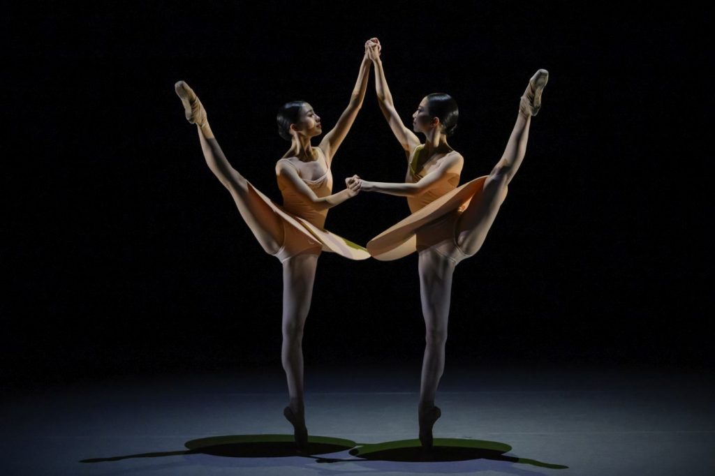 9. U.Takeda and D.Ryoo, “Elles” by J.Guérin, L’Académie Princess Grace 2025 © A.Blangero 