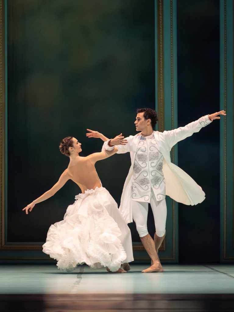 1. E.Bottero (Marie Antoinette) and A.Garcia Torres (Ludwig XVI), “Marie Antoinette” by T.Malandain, Vienna State Ballet 2025 © Vienna State Ballet/A.Taylor