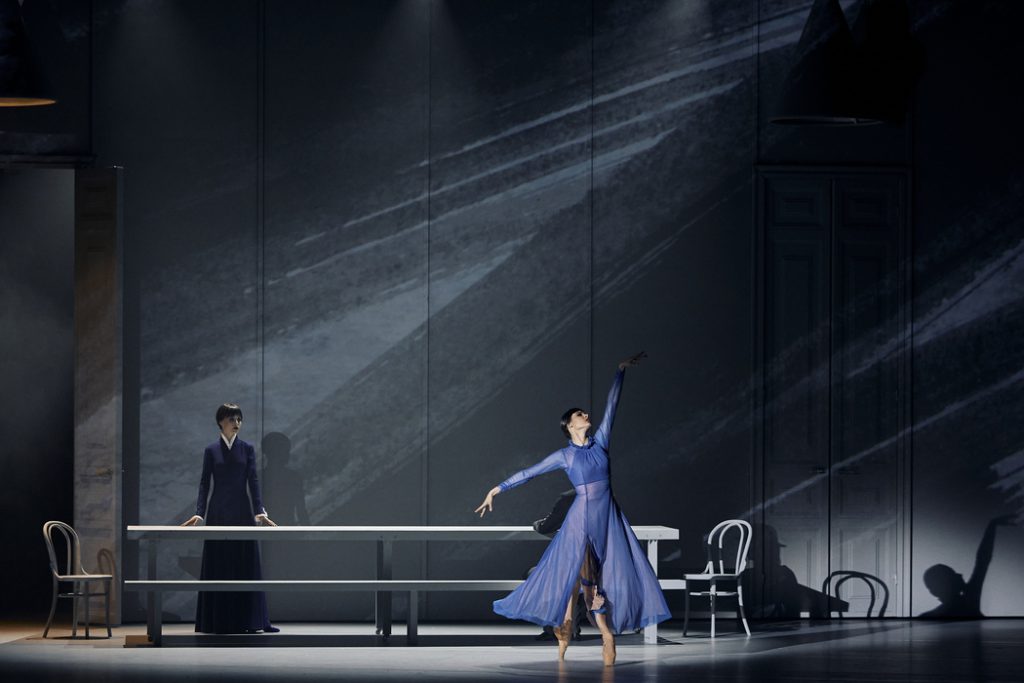 2. P.Malikova (Anna Akhmatova) and E.Sevenard (Anna Akhmatova), “Akhmatova” by Y.Possokhov, MuzArts 2025 © Diaghilev P.S. Festival/M.Vilchuk 