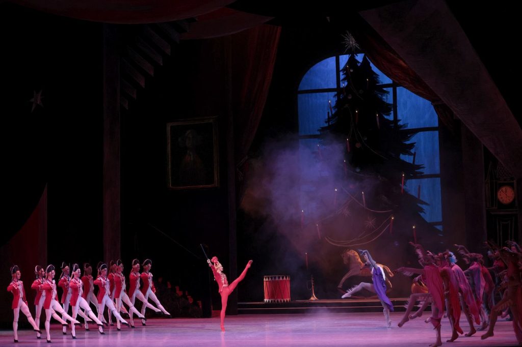 2. A.Ovcharenko (Nutcracker Prince), M.Kryuchkov (Mouse King), and ensemble, “The Nutcracker” by Y.Grigorovich, Bolshoi Ballet 2025 © Bolshoi Theatre/D.Yusupov