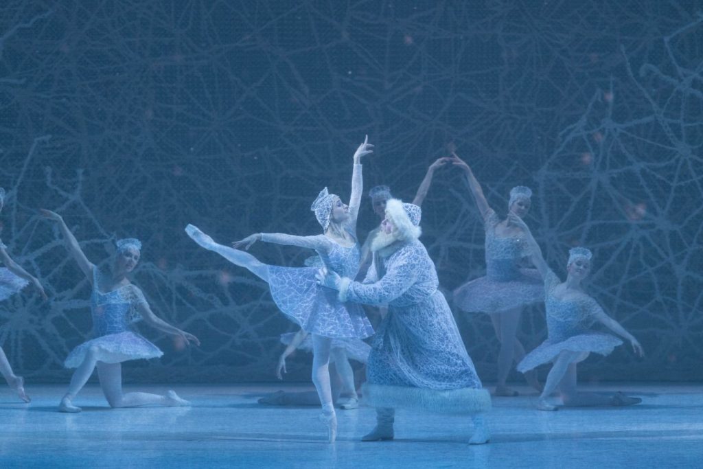 1. K.Ismagilova (Snow Maiden), S.Bukharaev (Father Frost), and ensemble; “The Snow Maiden” by V.Burmeister, Stanislavsky Ballet 2026 © MAMT/K.Zhitkova 