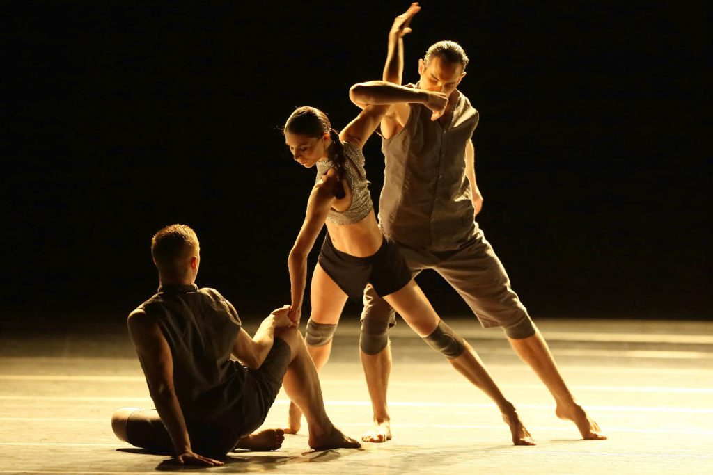 2. N.Korotkov, E.Petina, and M.Urban, "Broken Fall" by R.Maliphant, "Forever Young", Bavarian State Ballet