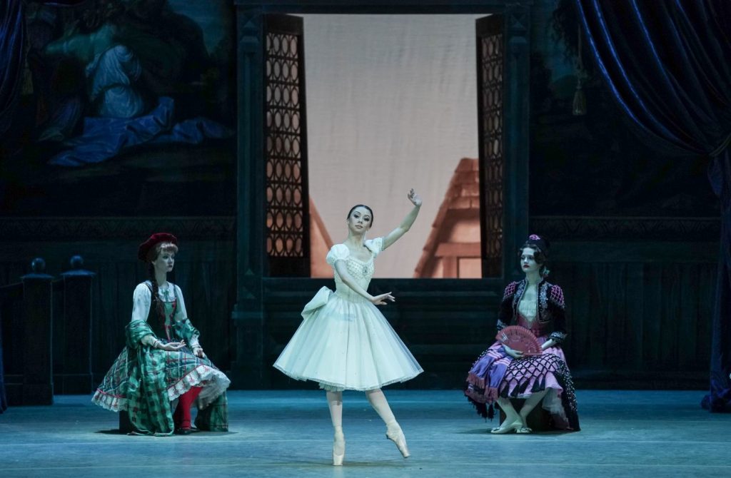 4. E.Kokoreva (Swanilda) and ensemble, “Coppélia” by S.Vikharev after M.Petipa and E.Cecchetti, Bolshoi Ballet 2026 © Bolshoi Theatre/P.Rychkov