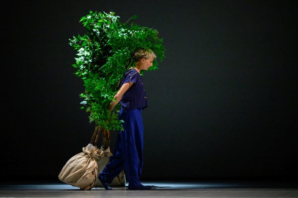 33. A.Salmon-Favier, “Kintsugi” by M.Koike, Les Ballets de Monte-Carlo 2026 © A.Blangero