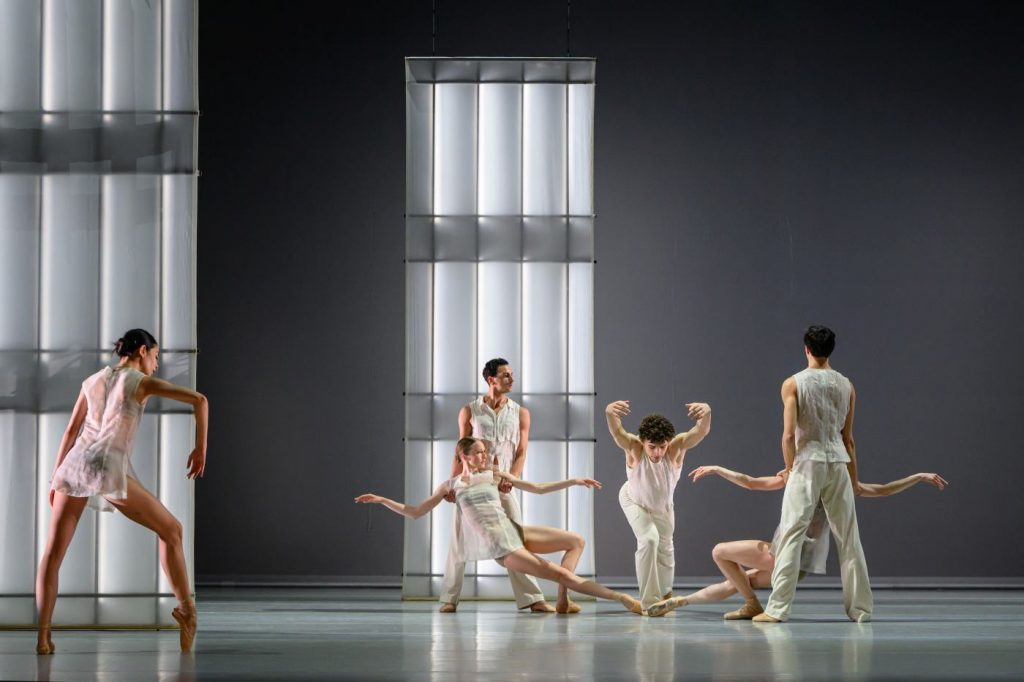 2. Ensemble, “Résonances” by J.-C.Maillot, Les Ballets de Monte-Carlo 2026 © A.Blangero