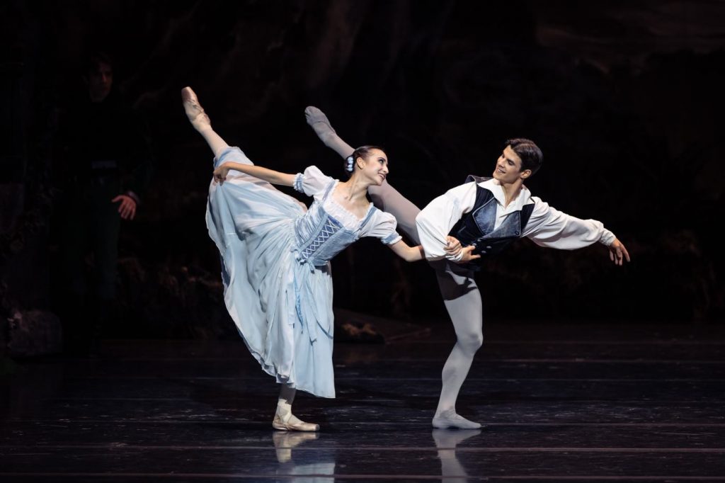 2. L.Fernandez Gromova (Giselle) and A.Casalinho (Count Albrecht), “Giselle” by E.Tchernichova, Vienna State Ballet 2026 © Vienna State Ballet/A.Taylor 