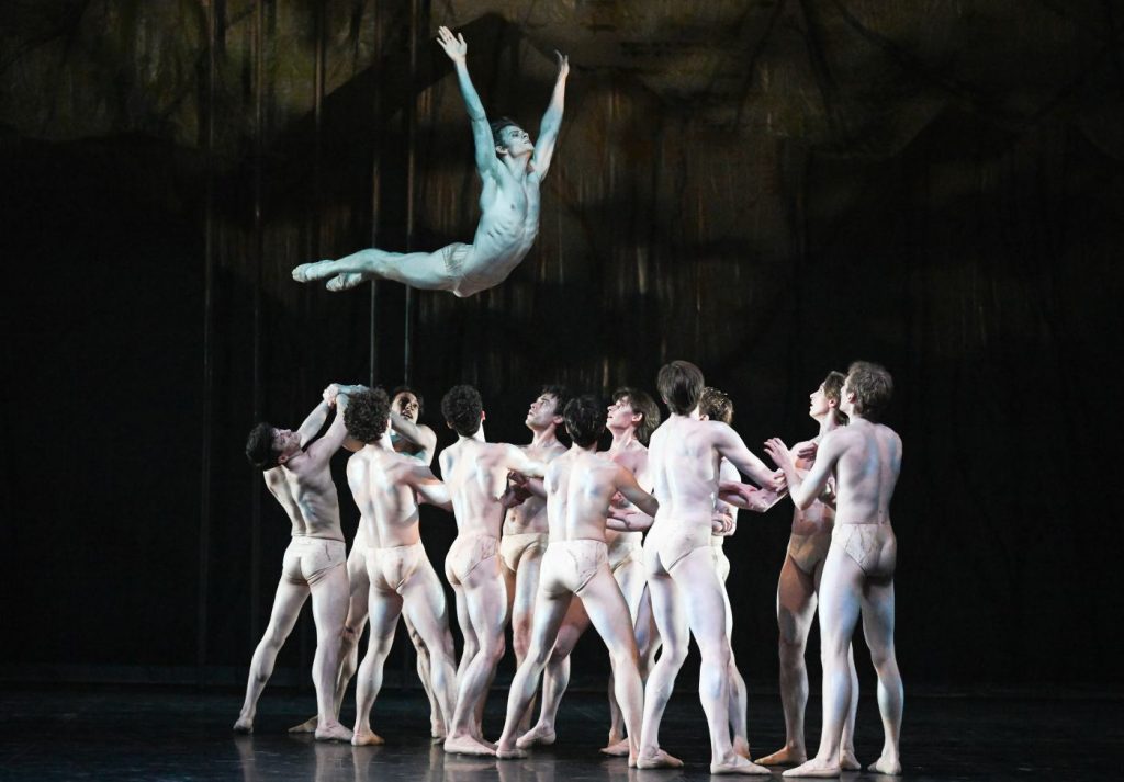 11. H.Erikson and ensemble, “Le Sacre du Printemps” by G.Tetley © Glen Tetley Legacy, Stuttgart Ballet 2026 © Stuttgart Ballet