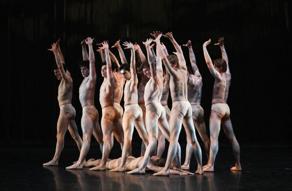 12. Ensemble, “Le Sacre du Printemps” by G.Tetley © Glen Tetley Legacy, Stuttgart Ballet 2026 © Stuttgart Ballet