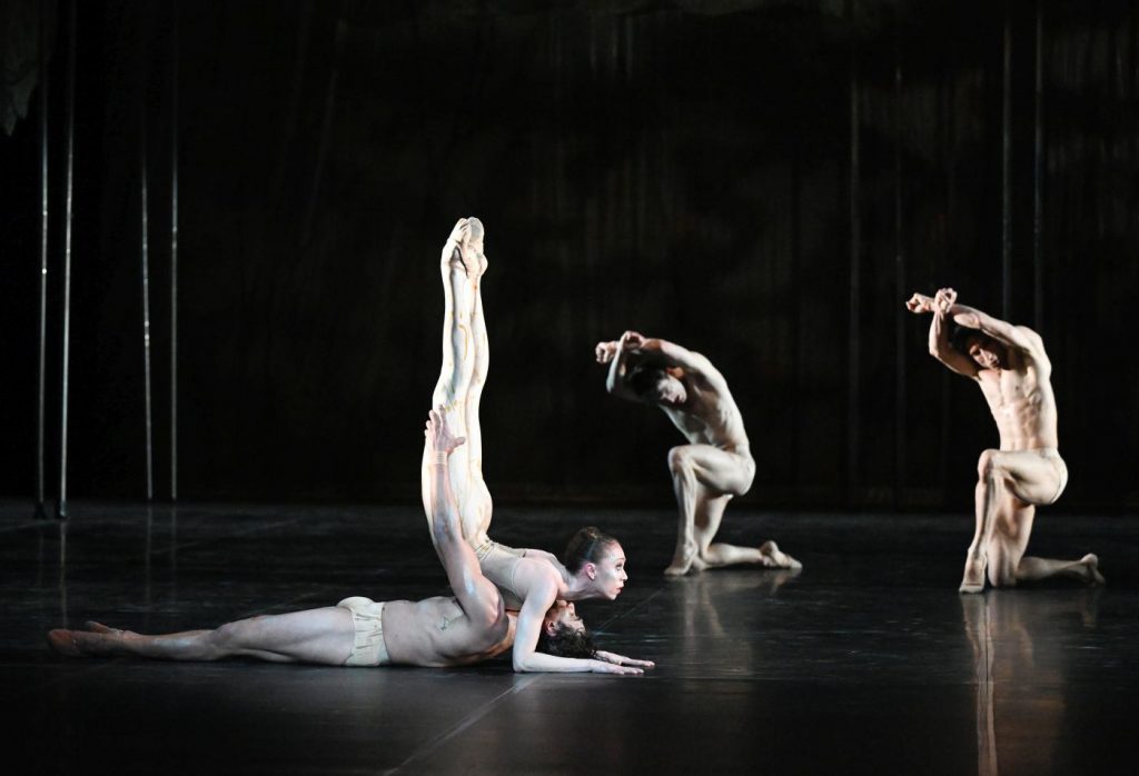 10. A.Osadcenko, J.Reilly, and ensemble, “Le Sacre du Printemps” by G.Tetley © Glen Tetley Legacy, Stuttgart Ballet 2026 © Stuttgart Ballet