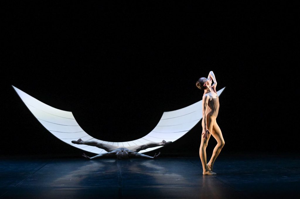 7. F.Vogel and A.Osadcenko, “Ricercare” by G.Tetley © Glen Tetley Legacy, Stuttgart Ballet 2026 © Stuttgart Ballet