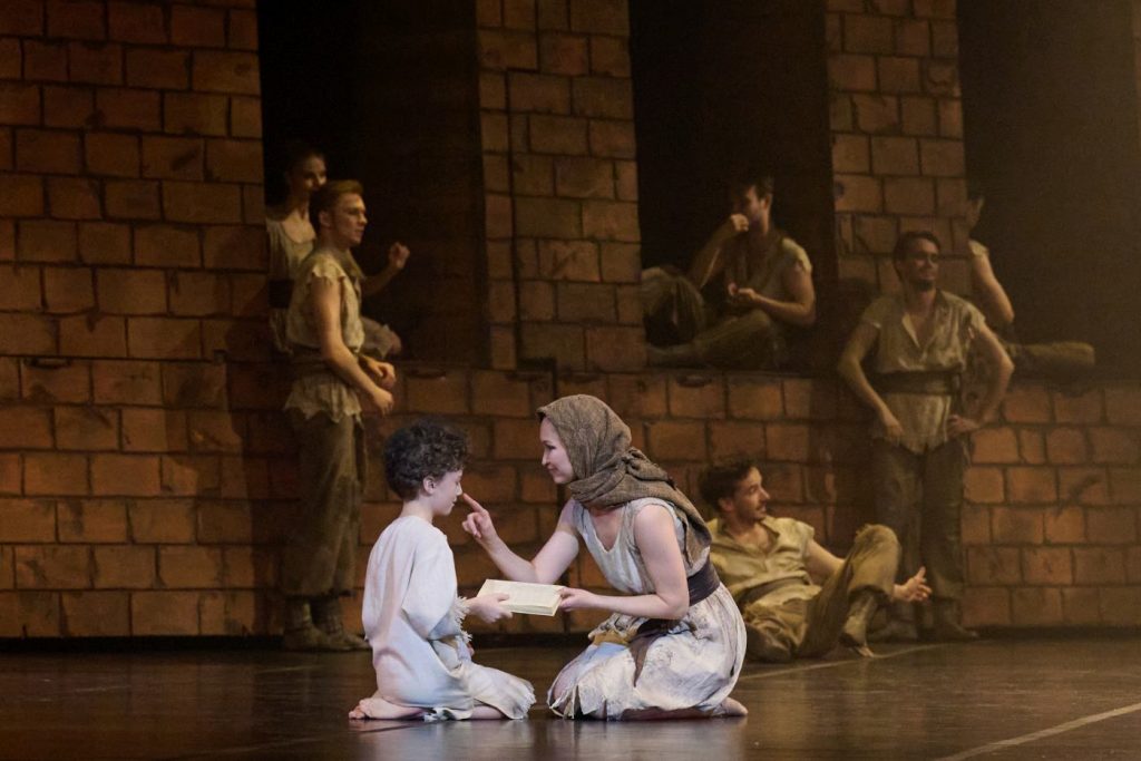 3. S.Smirnov (the young Pushkin), Y.Glukhova (Nanny), and ensemble; “Pushkin” by N.Dmitrievsky, Krasnoyarsk Ballet 2026 © E.Koryukin 