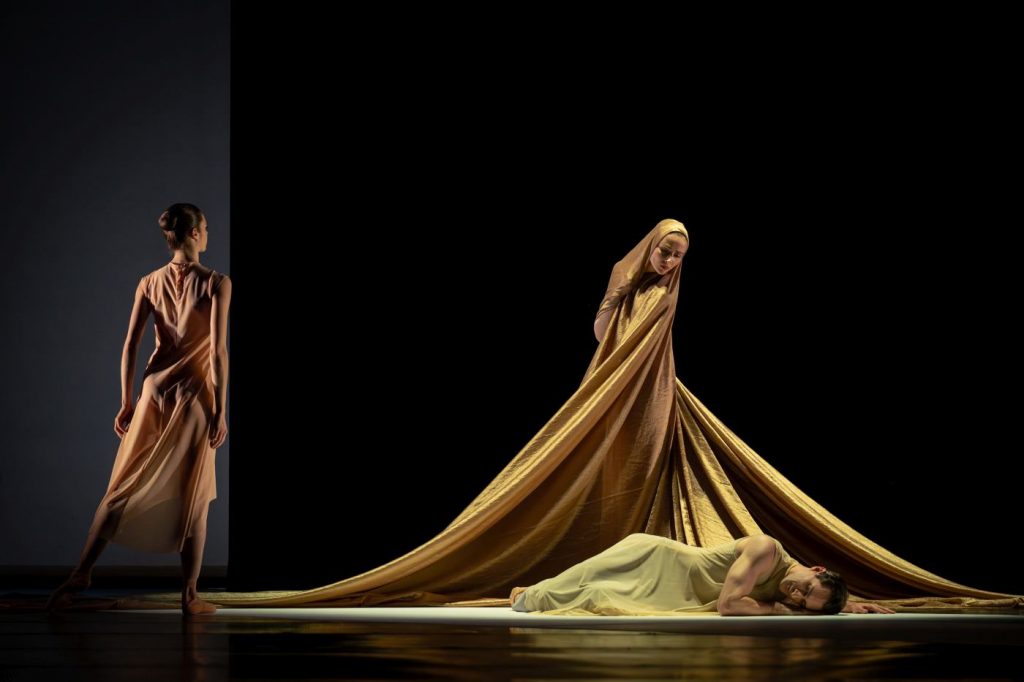 12. E.Bottaro, O.Esina, and Z.Török, “Let Me Mingle Tears with Thee” by J.Lang, Vienna State Ballet 2026 © Vienna State Ballet/A.Taylor