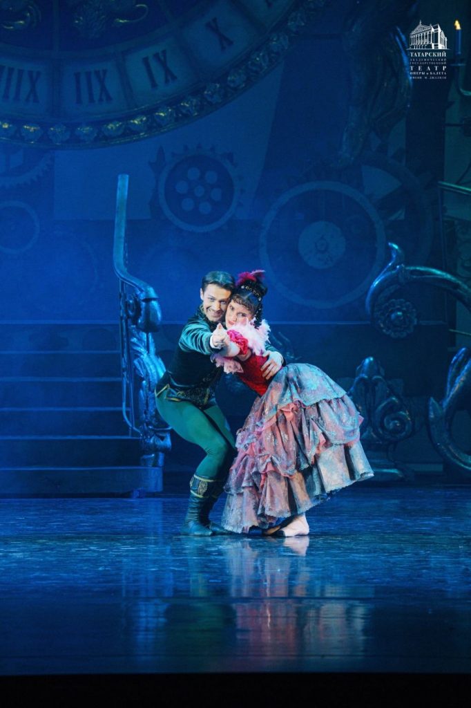 5. I.Anufryev (Footman) and L.Khalimova (Stepsister), “Cinderella” by N.Kalinina, Tartar State Academic Ballet 2026 © Tartar State Academic Ballet