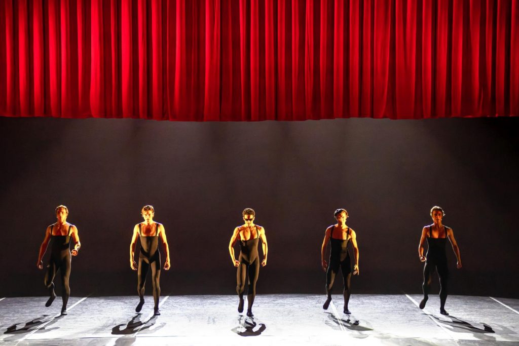 1. V.Surkov and ensemble, “Curtain Call” by V.Samodurov, Leonid Yacobson Ballet 2026 © Leonid Yacobson Ballet/S.Tyagin