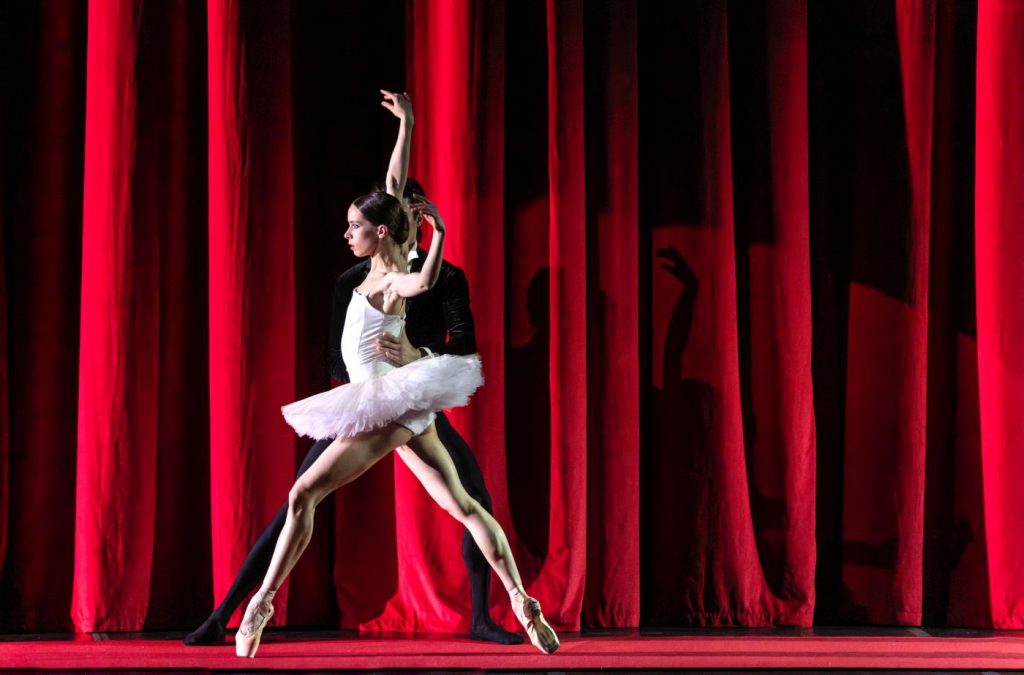 2. G.Mikhireva and V.Spilchevsky, “Curtain Call” by V.Samodurov, Leonid Yacobson Ballet 2026 © Leonid Yacobson Ballet/S.Tyagin
