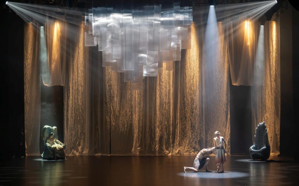36. M.Orlov (Zeus), N.Kapustin (Pollux), and P.Netsvetaeva-Dolgalyova (Leda); “Leda and the Swans” by P.De Bana, MuzArts 2026 © MuzArts/B.Annadurdiev
