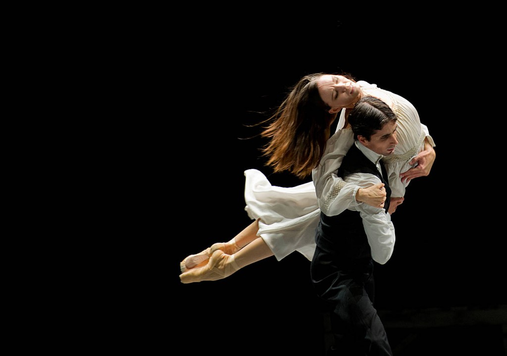 7. V.Kapitonova and F.Portugal, “Anna Karenina” by C.Spuck, Ballet Zurich © M.Rittershaus 2014