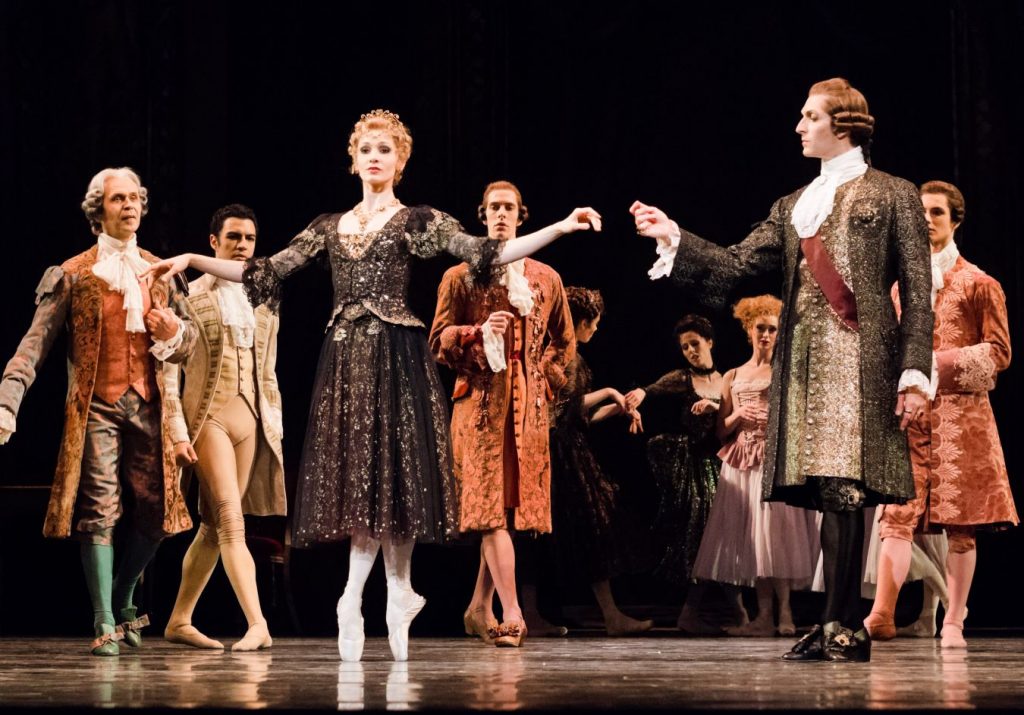 7. M.Hamilton, R.Coumes-Marquet and ensemble, “Manon” by K.MacMillan, photo: I.Whalen