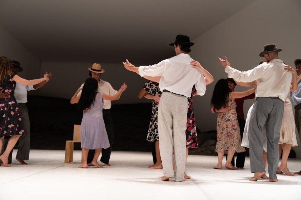 1. Ensemble, “Masurca Fogo” by P.Bausch, Tanztheater Wuppertal 2026 © A.Barbarini